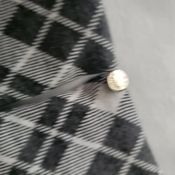 Comfy Casual Tommy Hilfiger Plaid - Picture 6 of 7